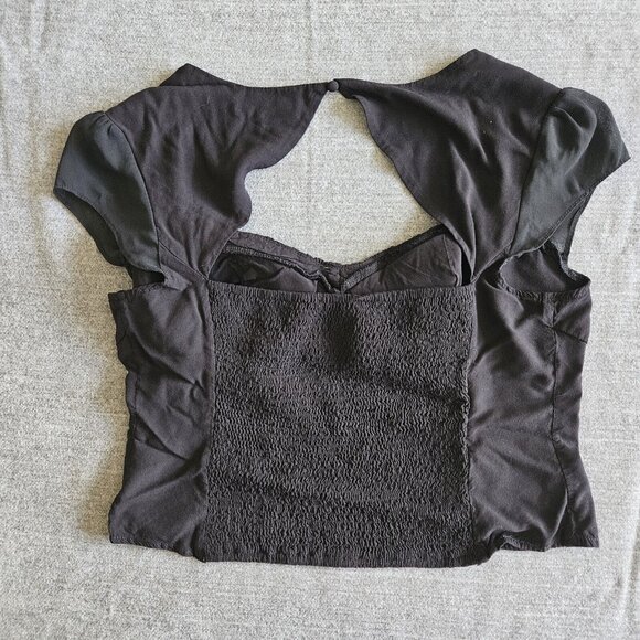 Chic Black Women's Top - Picture 2 of 14